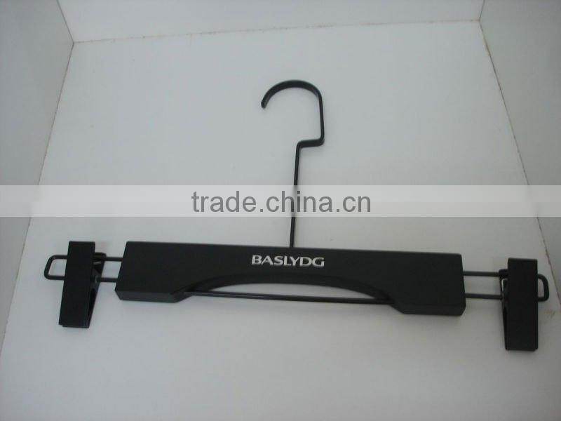 WF65 plastic clip hanger for pants and skirts
