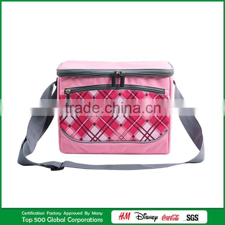 folding picnic basket car using picnic bag