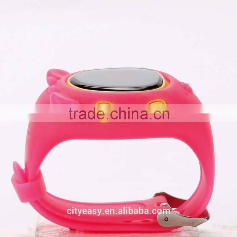 New kids gsm gps tracker watch mini gsm gprs tracker with Android and iOS APP,