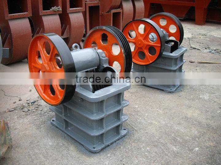 2015 china good quality pe150*250 small portable rock crusher