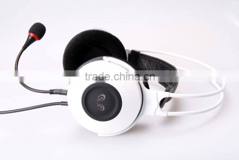 Cool OEM Brand custom cartoon headphone with wire for mobile phone
