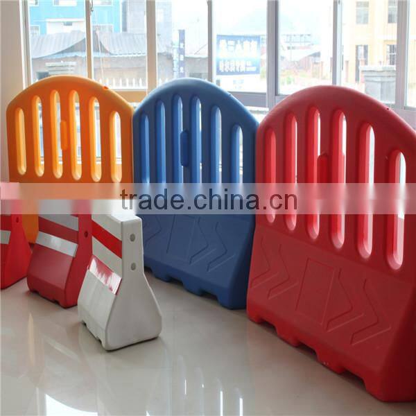 Water filled road safety barrier plastic road barrier