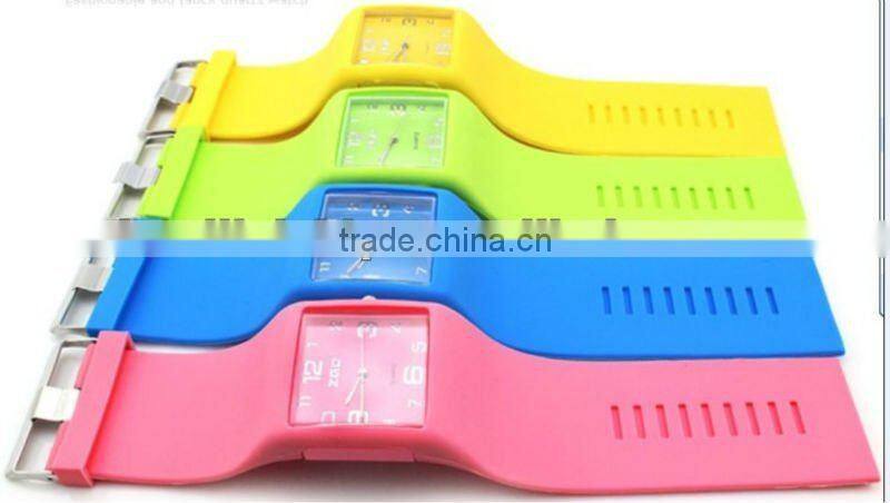 Fashion and Stylish Silicone Men Watches 2012