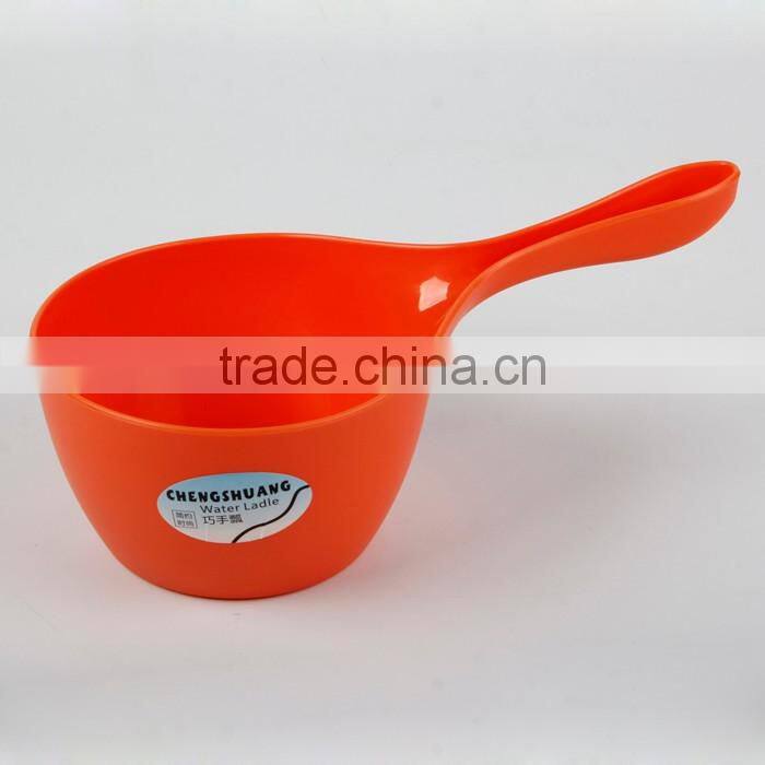 Kitchen Cooking Plastic Water Bailer