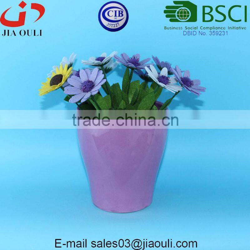 Home and garden decorations Plant pots Red Ceramic Vase with white interlocking hearts