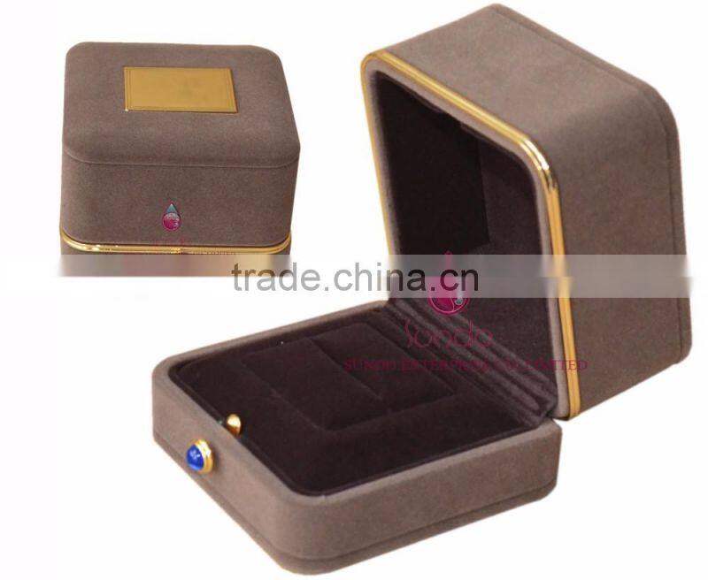 luxury metal labeled custom velvet ring box