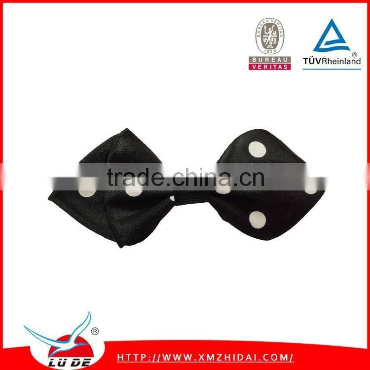 gift packing use black white polka dot ribbon bow