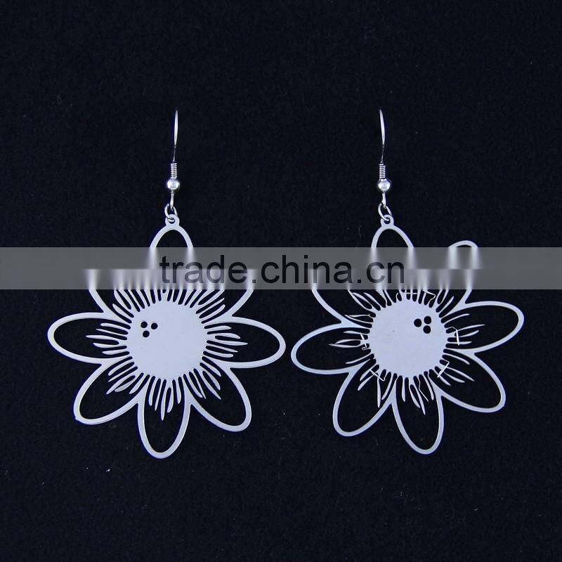flower charm earrings made of 316L stainless steel