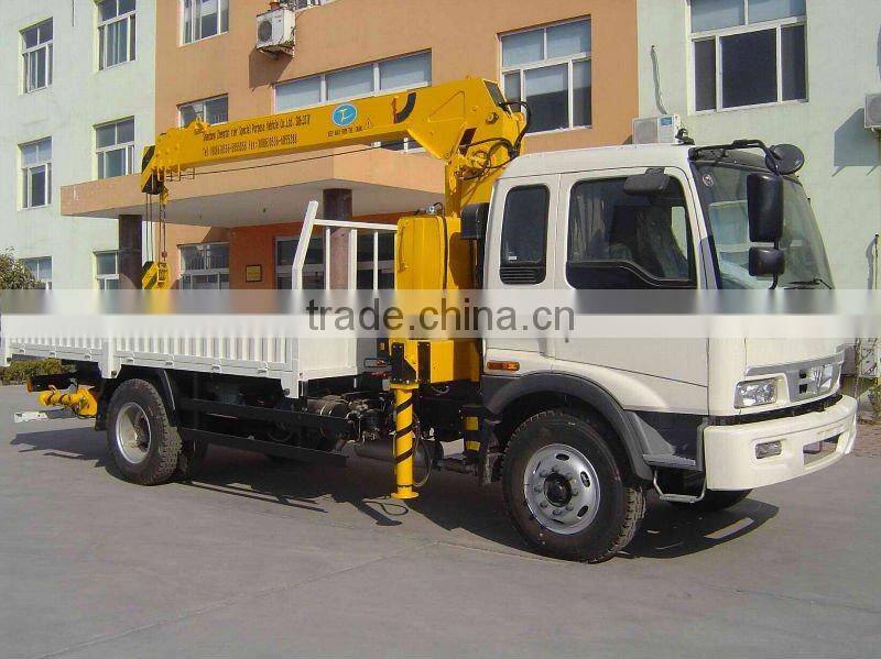 3.2T crane truck
