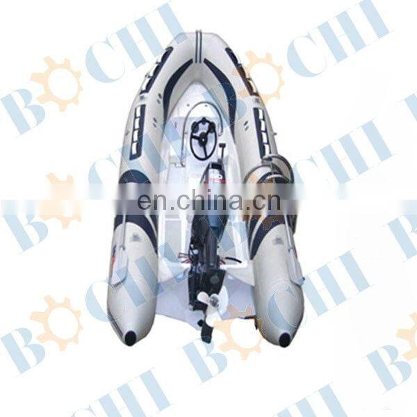 White Color 0.9mm Thickness Sailing Boat Model