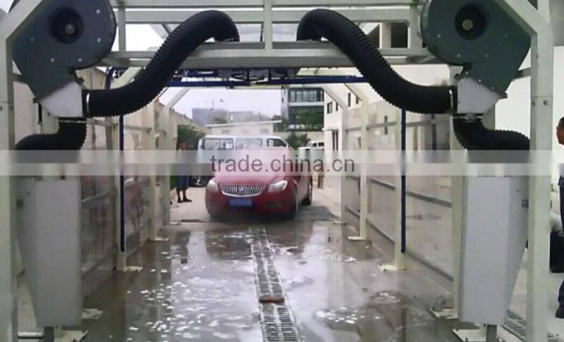Touchless car wash machine with shampoo and wax systems