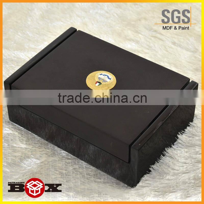 Luxury hot sale high gloss lacquer finish wooden wine box with wine accessories