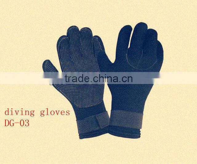 cycling gloves in sialkot in diving area