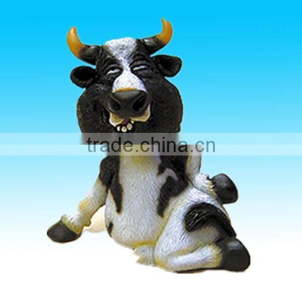 polyresin sitting outdoor decorative valentine cow