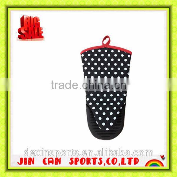2014 new product cotton kitchen design oven gloves with finge