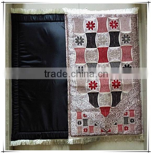High quality jacquard muslim prayer mat with foam backing and zipper