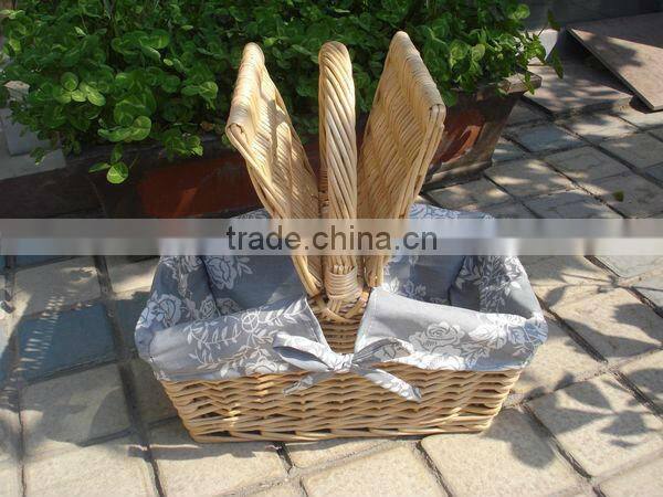 White Wicker gift hamper with green liner