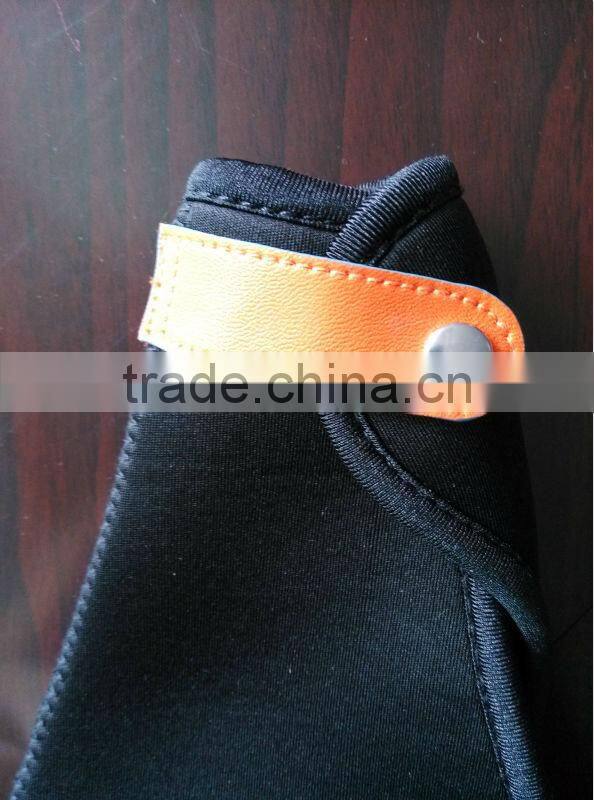 GR-B0322 custom neoprene stubby holder with zipper