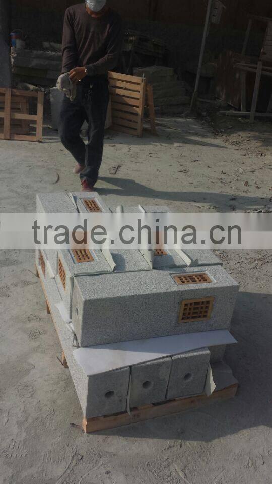 garden stone lantern