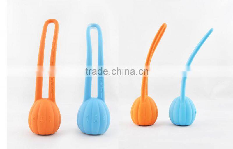 Unique and novelty design hot sale on world market silicone waterproof bluetooth speaker outdoor speaker can insert TF card
