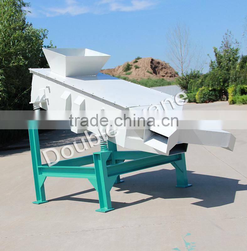 Hot sale vibrating screener equipment for grading and comminuting pellet