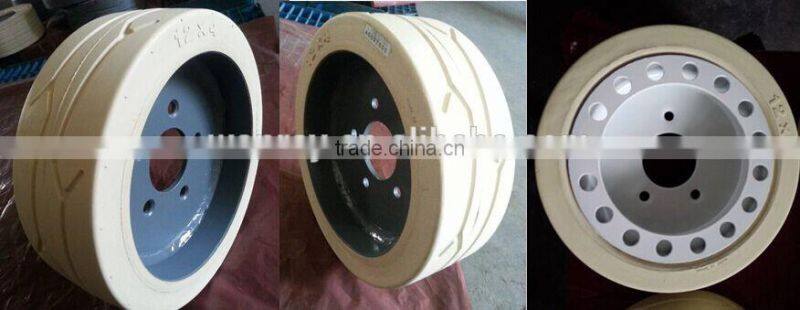 108022 SkyJack Non-Marking 200x8 Wheel and Tire Assembly with Brake