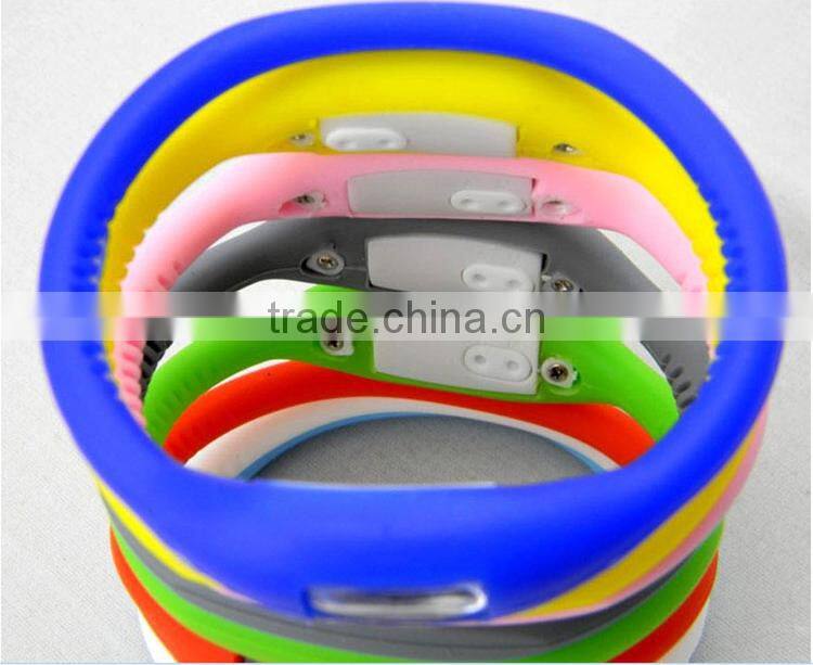 Cute cartoon durable easy stretch silicone sport watch for promotion gifts