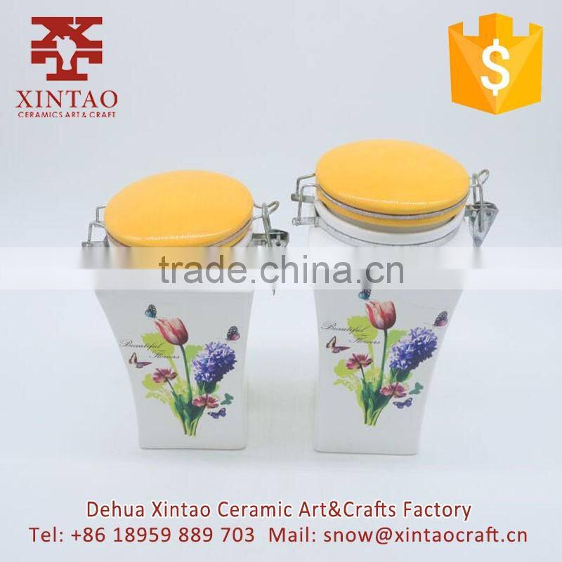 Hot selling kitchen decorative storage ceramic cookie jar with cover