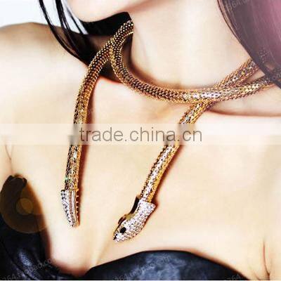 Fashion Bohemia Style Leaves Pendant Necklace Jewelry Neck Decor for Ladies (Silver)