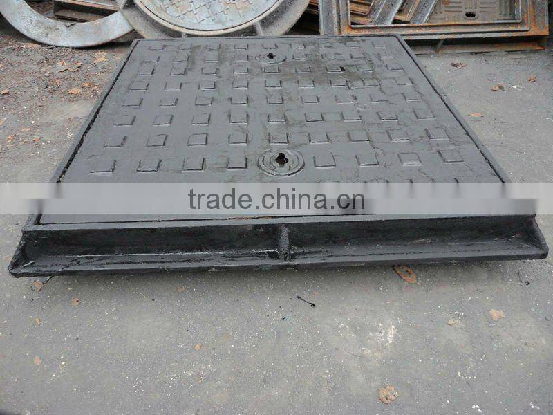 Cast iron manhole cover en124 b125
