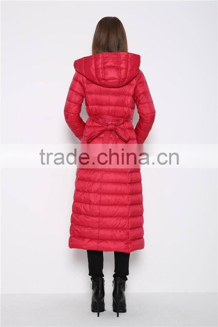 China Manufacturer Red Winter Cold Women Down Jackets