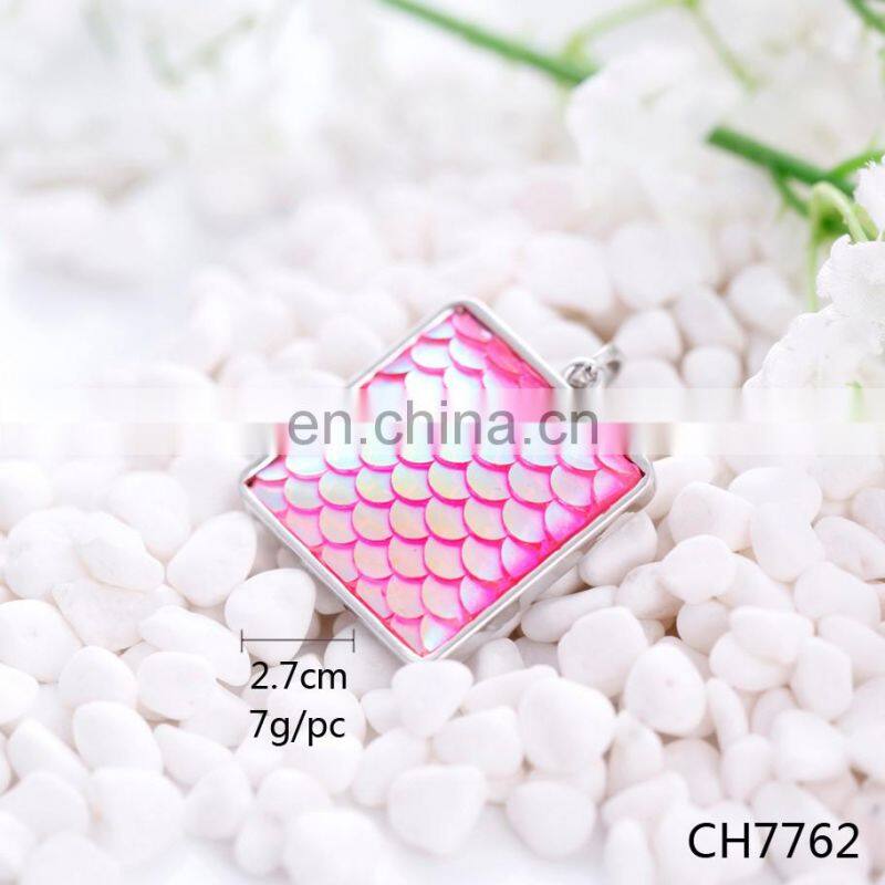 Hot sale metal alloy oval shape mermaid scale tail charm pendant for bracelet making