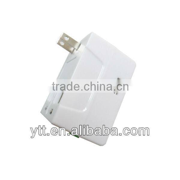 Worldwide Travel Adaptor With Usb Charger 5V 1A