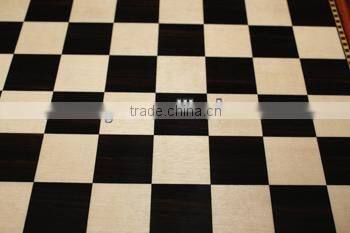 Attractive Deluxe High Gloss Ebony And Maple Veneer Chess Checkers Table