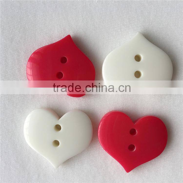 custom cheap promotion high quality resin plastic heart button