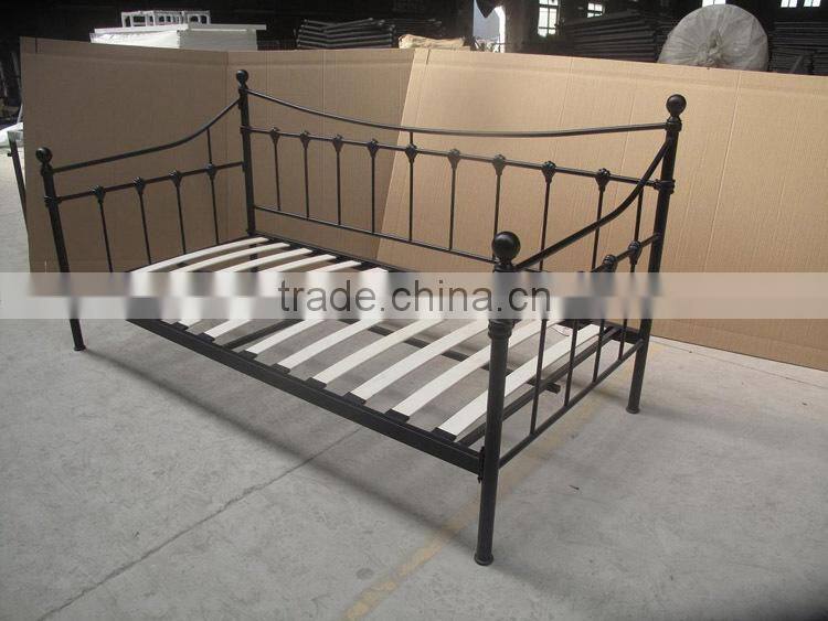 2016 Modern bedroom push and pull metal daybed