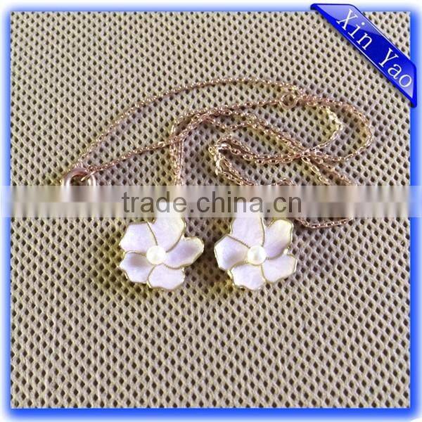 Die cast zinc alloy beautiful custom design metal necklace pendant