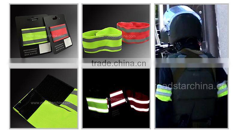 Reflective stretch running armlet