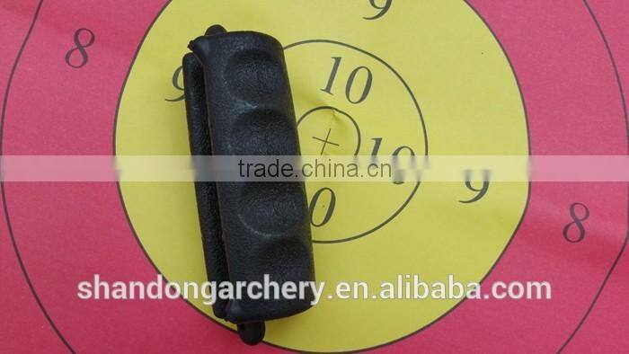 hand grip arrow puller deep groove for easy pulling fit all arrows diameters
