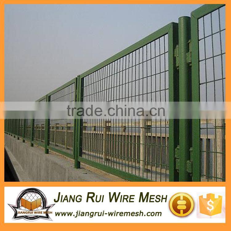 welded wire mesh fencing