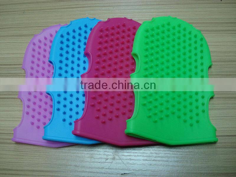 FDA /LFGB soft silicone massage bath gloves