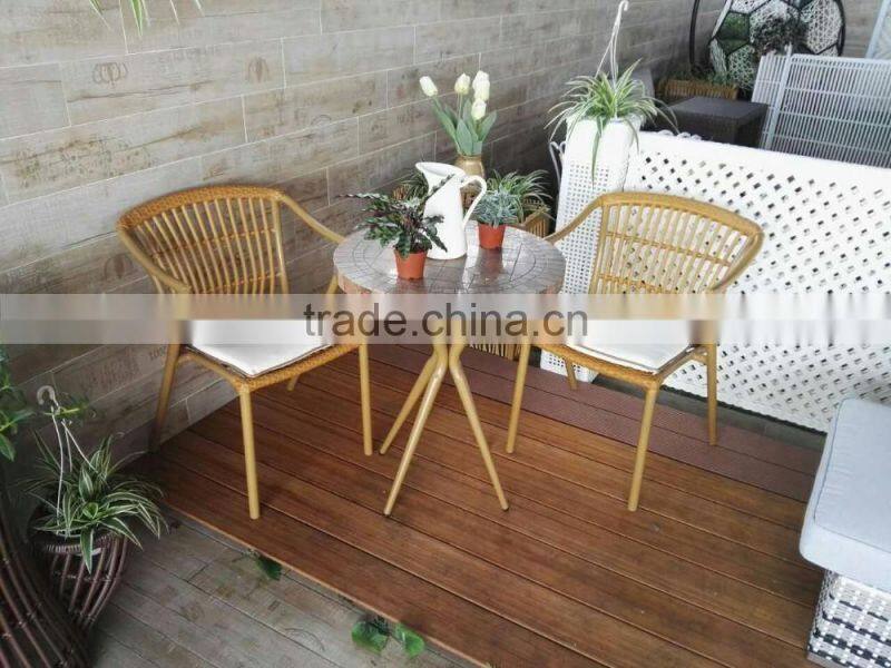 Round Rattan Table and Peacock Chair