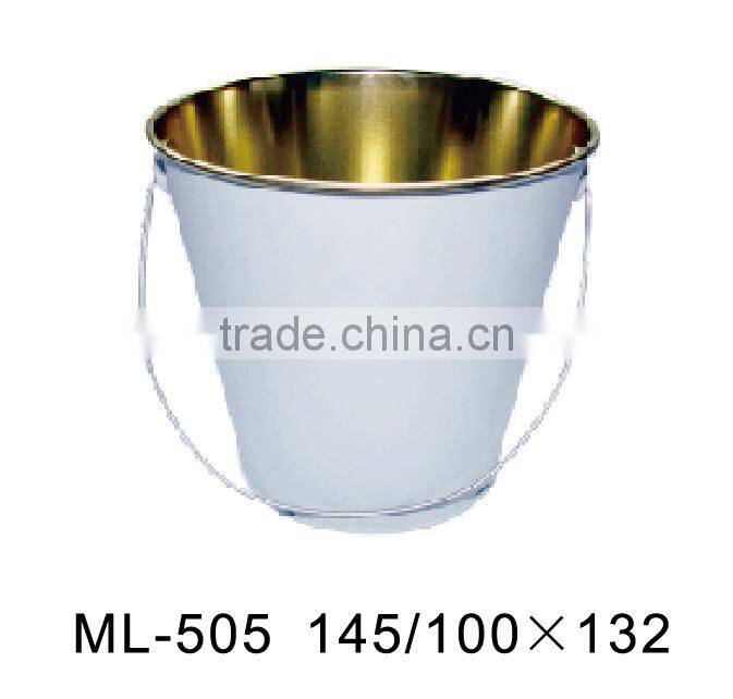 Metal ice bucket for beer