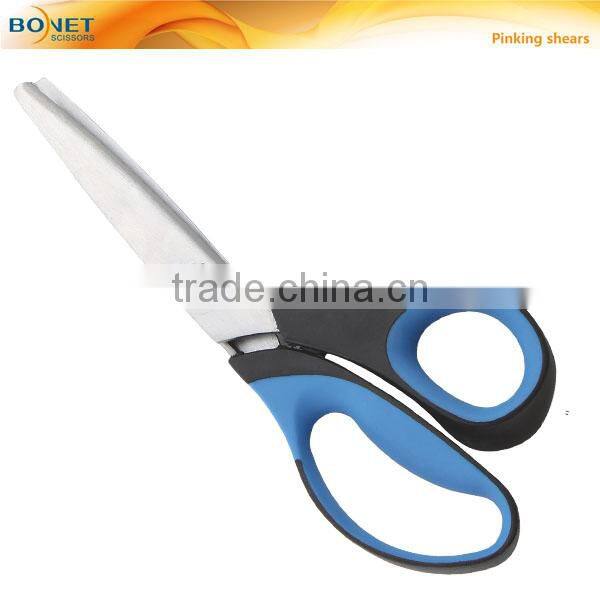 S21002 9-3/4" Plastic handle pink wave scissors