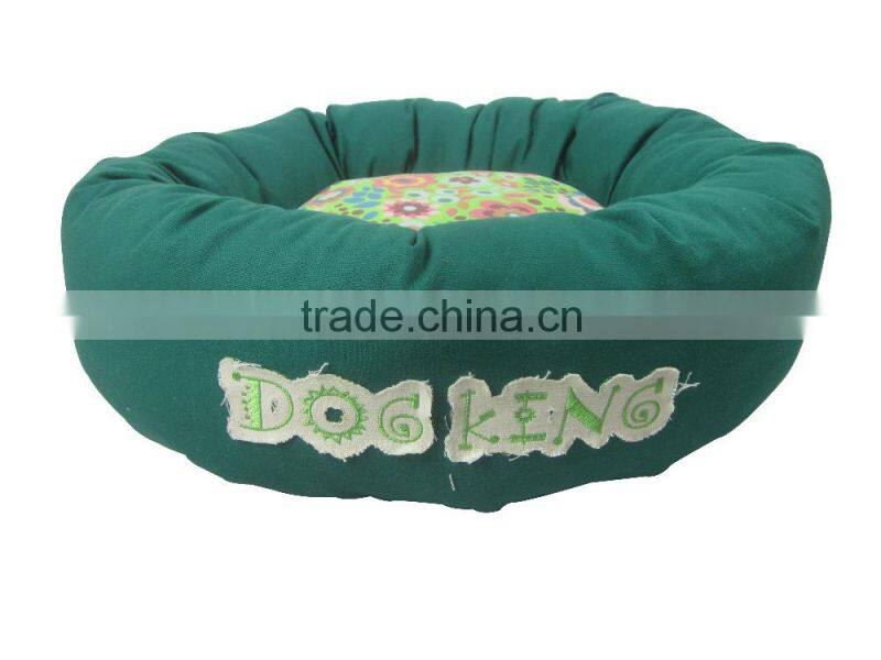 BSCI qqpet factory wholesale pet shop products new slipper pet bed & eco friendly flower shaped pet bed