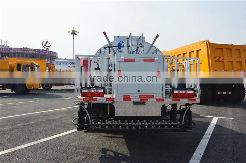 Dongfeng 6000L bitumen sprayer truck