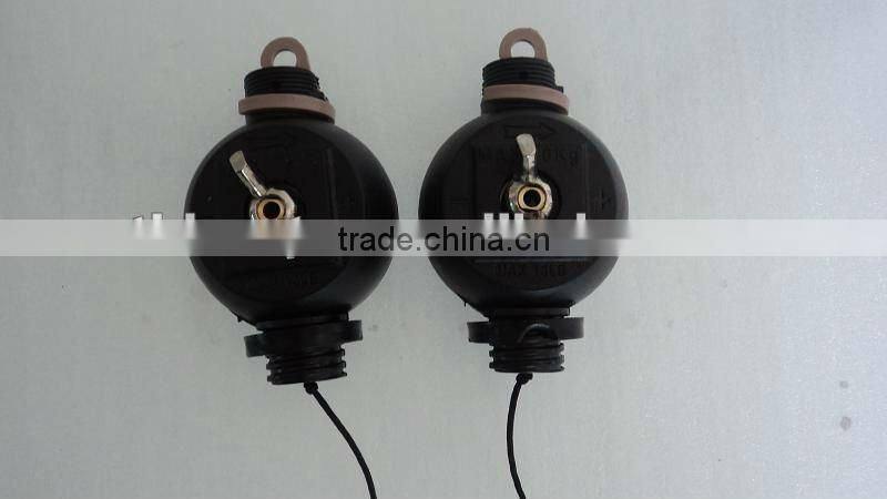 Hydroponic grow light hanger