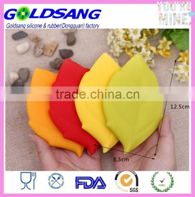 Maple Leaf Shaped Silicone Survival Hiking pocket gargle cup water drinking cup