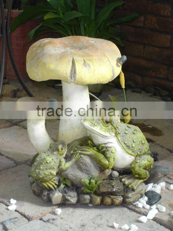 Animal decoration green frogs and yellow mushrooms