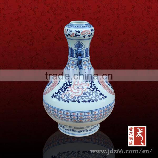 Dragon design gold plated black Chinese vase with lid